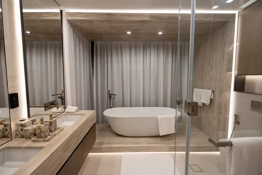 LIV Marina Penthouse, master bathroom